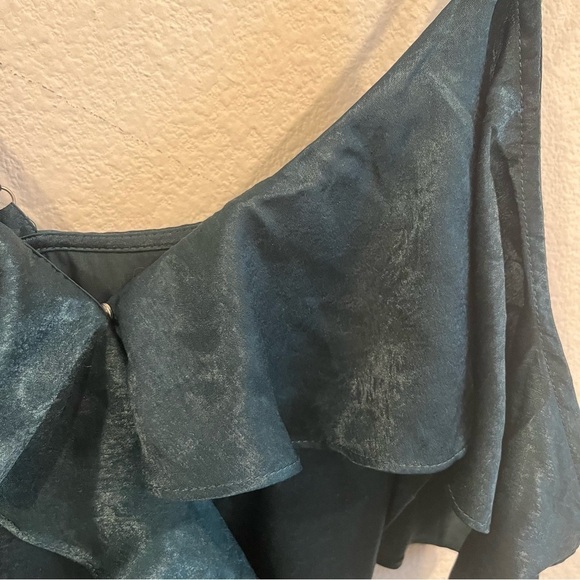 Lulu’s size small nwt dark green cold shoulder wrap dress - Picture 2 of 12